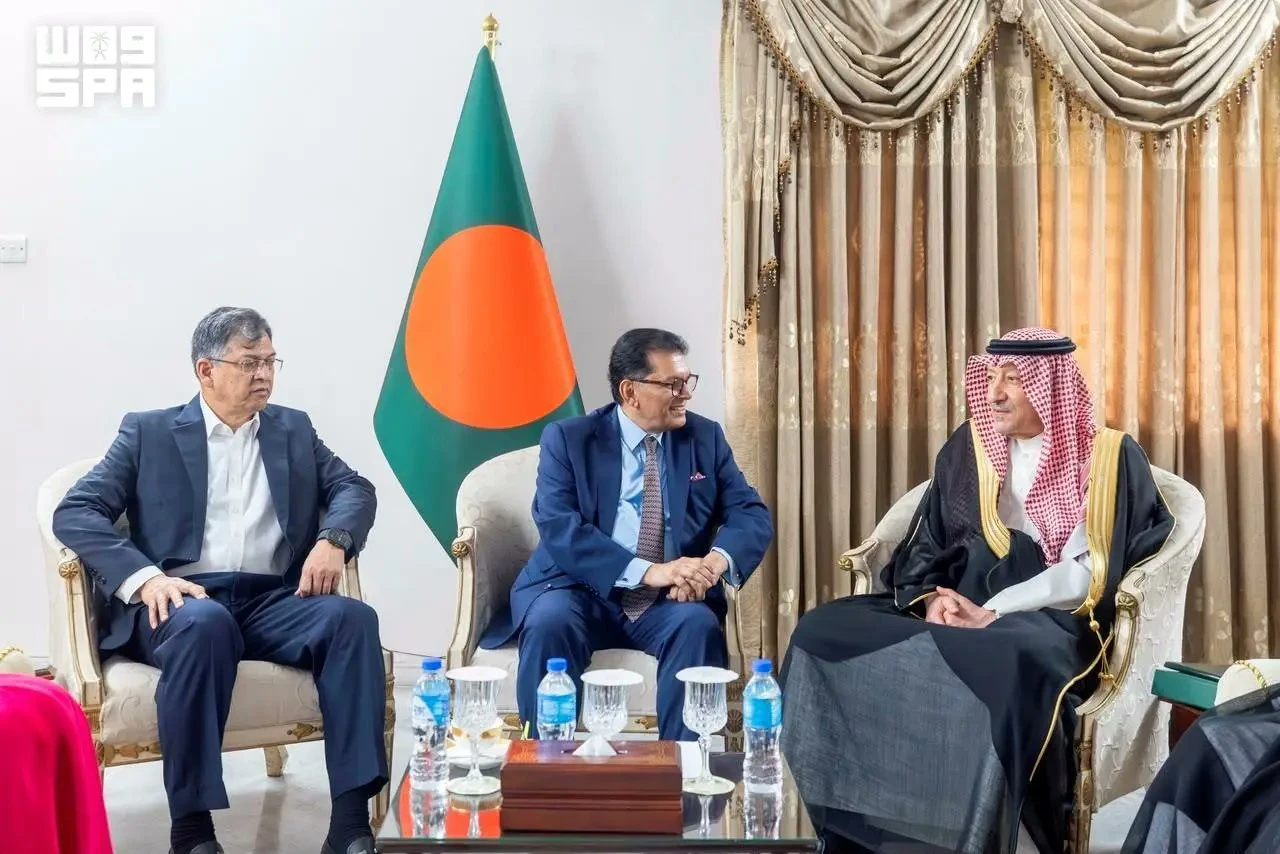 "الخريجي" يبحث تعزيز العلاقات الثنائية في بنغلاديش