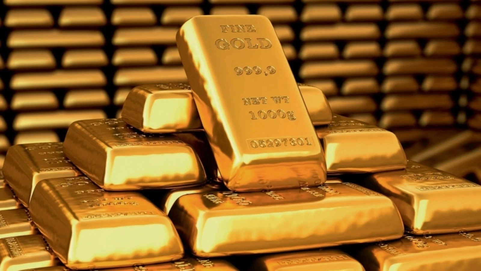الذهب يتراجع بأكثر من 2%