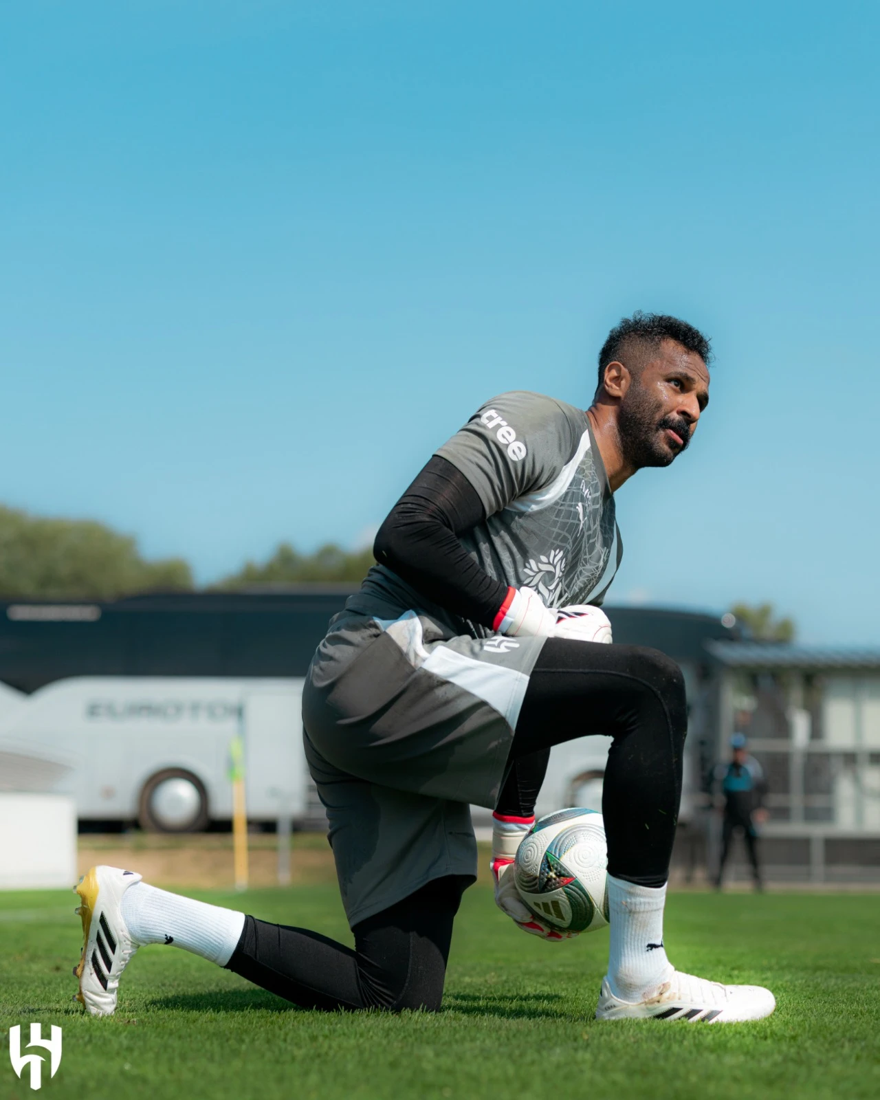 محمد العويس يظهر في مران الهلال