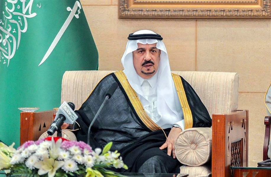 أمير الرياض يسلّم الدفعة الأولى من الأراضي لمستفيدي برنامج التوازن العقاري