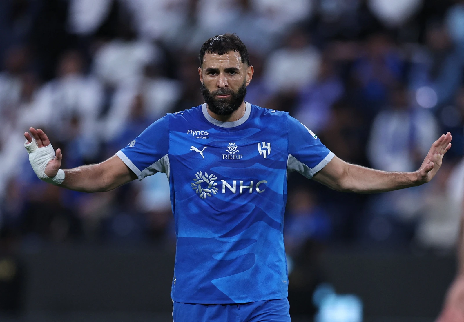 رسميًا.. الهلال يعلن رحيل كريم بنزيما