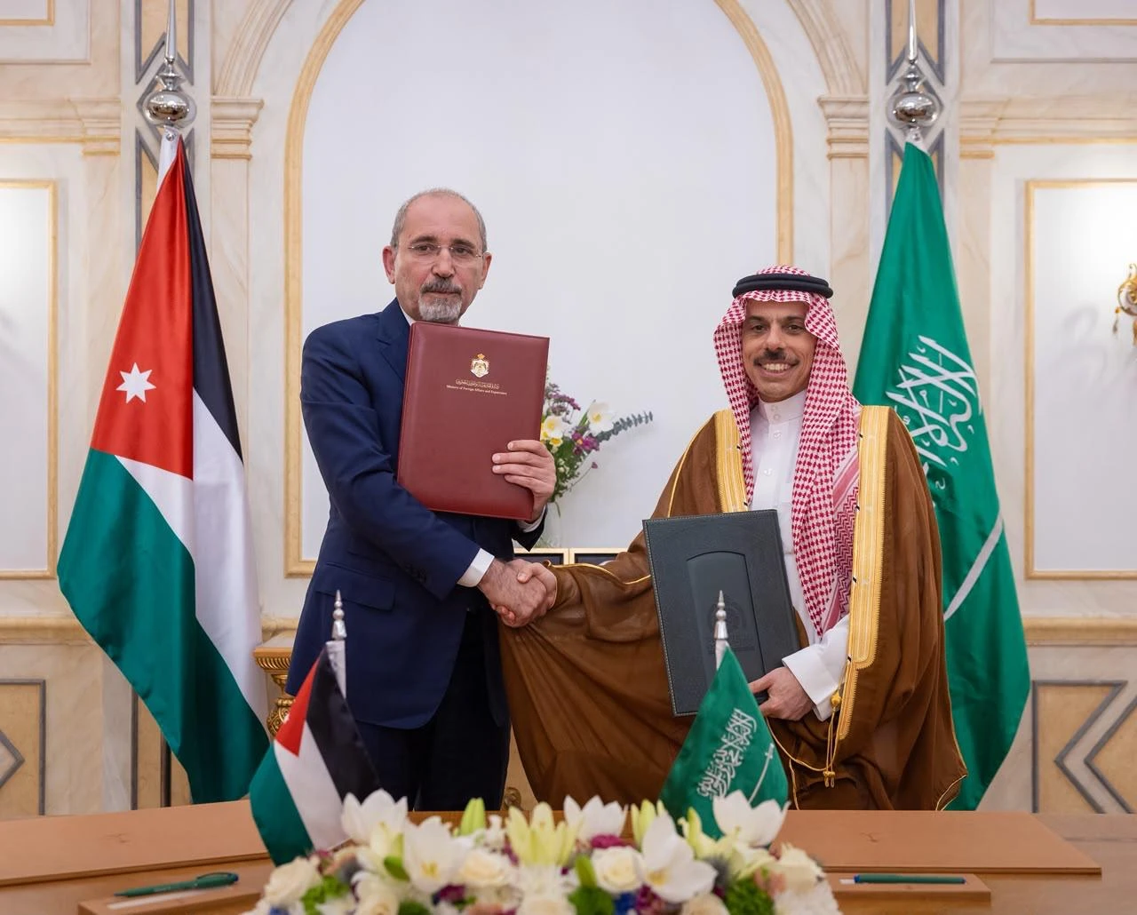 المملكة والأردن يُوقّعان بروتوكول "مجلس التنسيق الأعلى"
