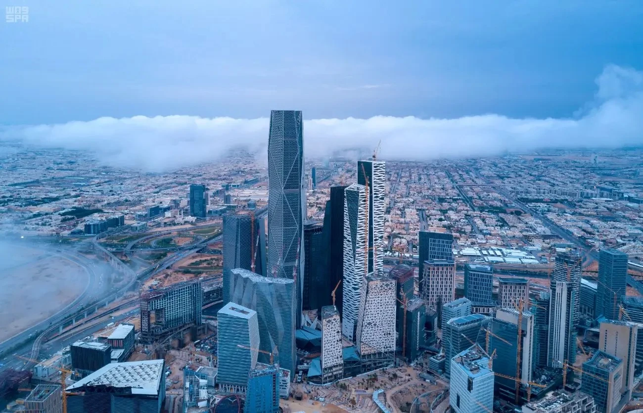 منها الرياض.. سحب ماطرة على أجزاء من 7 مناطق