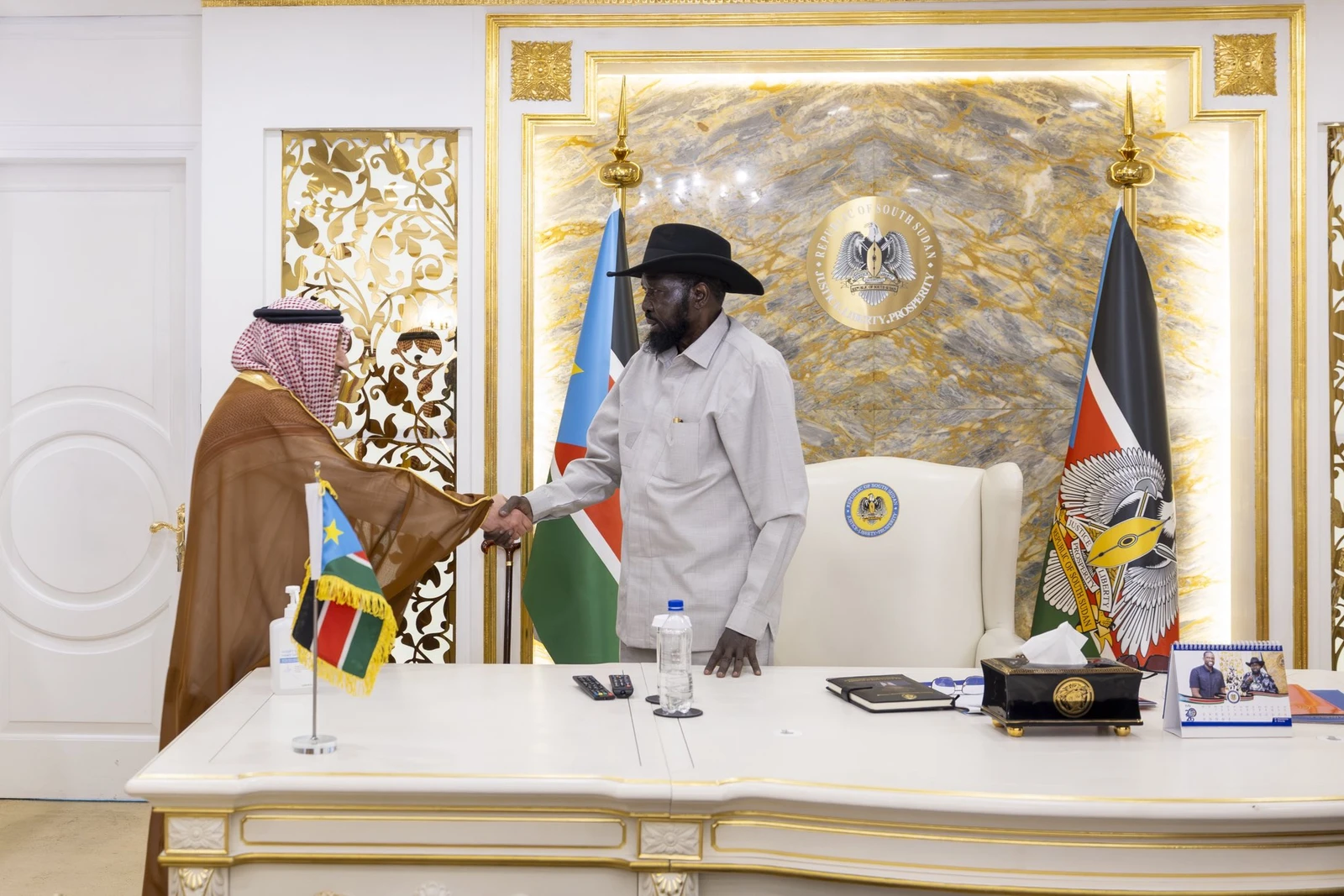 رئيس جنوب السودان يستقبل نائب وزير الخارجية وليد الخريجي