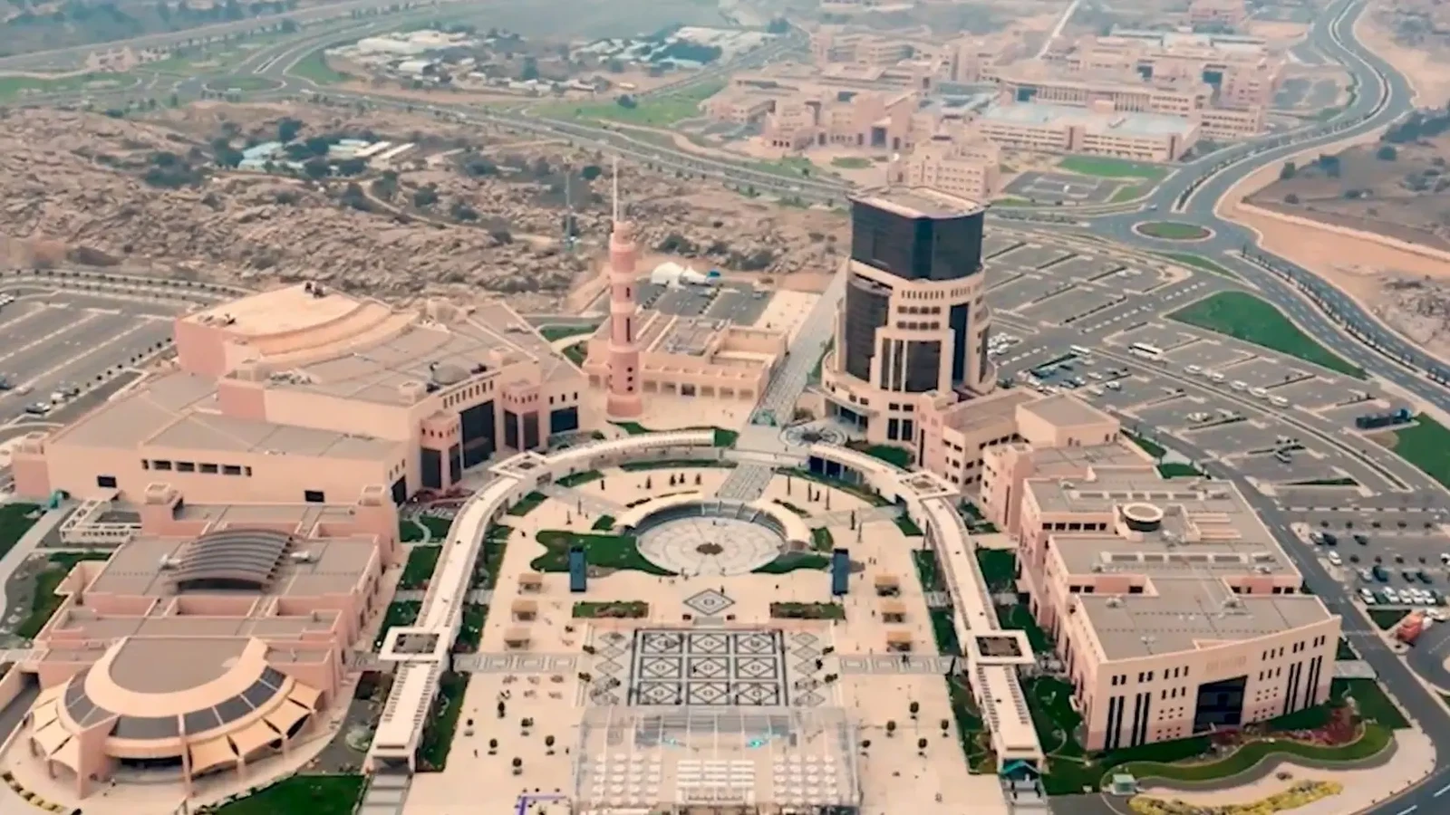 تعليق الدراسة بجامعة الملك خالد في أبها وخميس مشيط