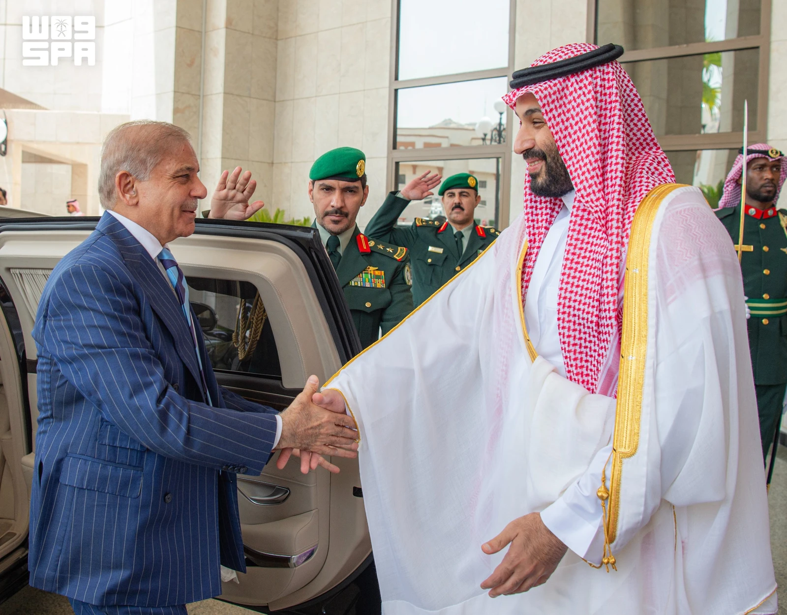 ولي العهد وأردوغان وشريف يوقعون "اتفاقية مكة للدفاع المشترك"
