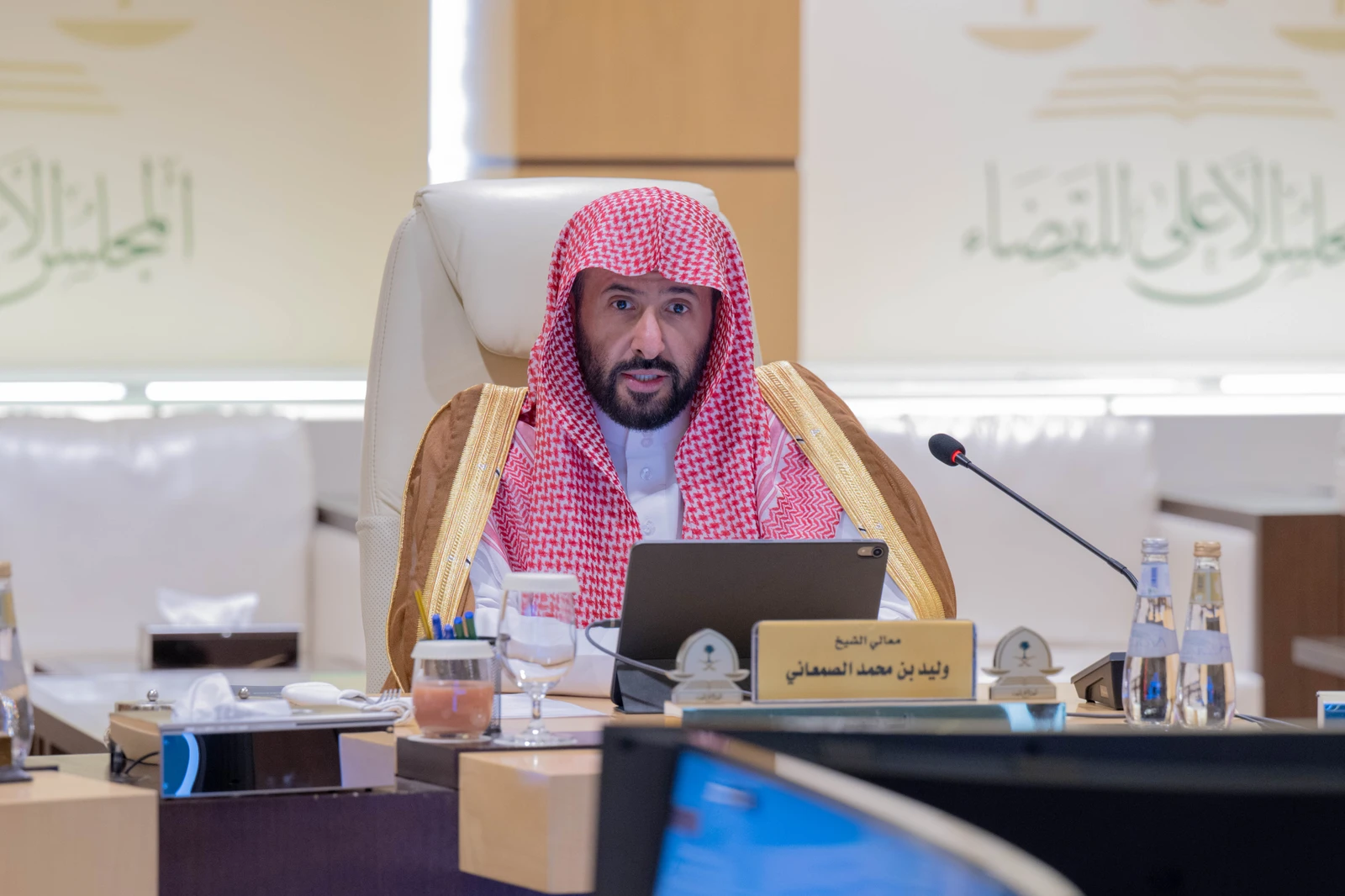 "القضاء" يبحث توظيف الذكاء الاصطناعي لتطوير الإجراءات 