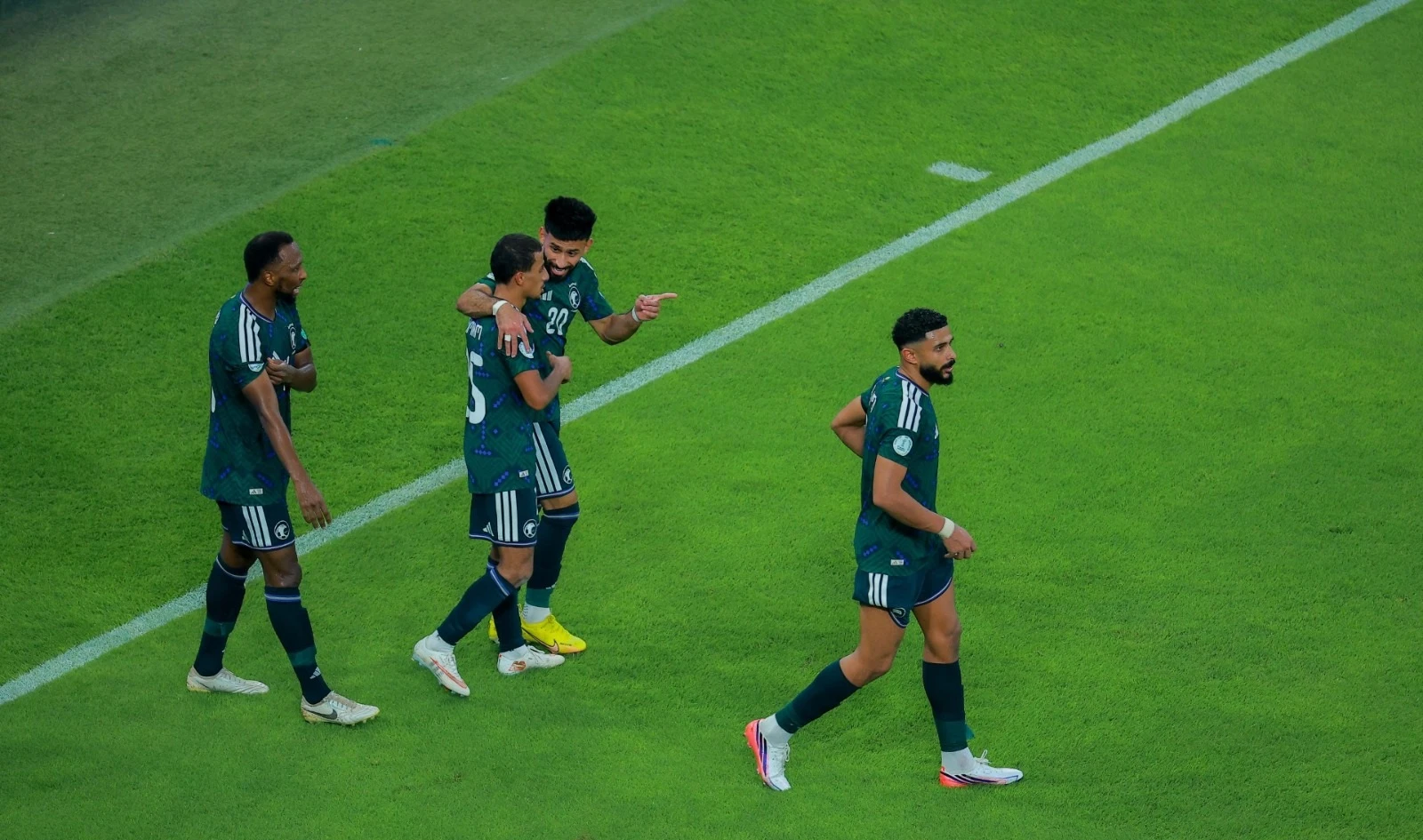 حكم بحريني يدير مباراة السعودية وعمان في خليجي 27