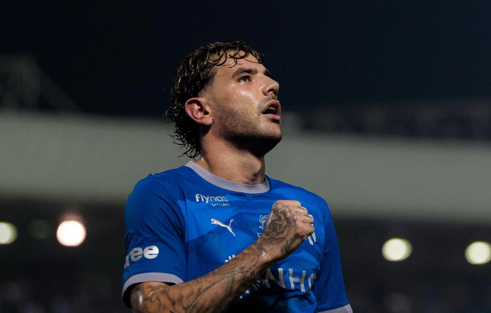 موعد عودة ثيو هيرنانديز لمباريات الهلال وموقفه من الكلاسيكو