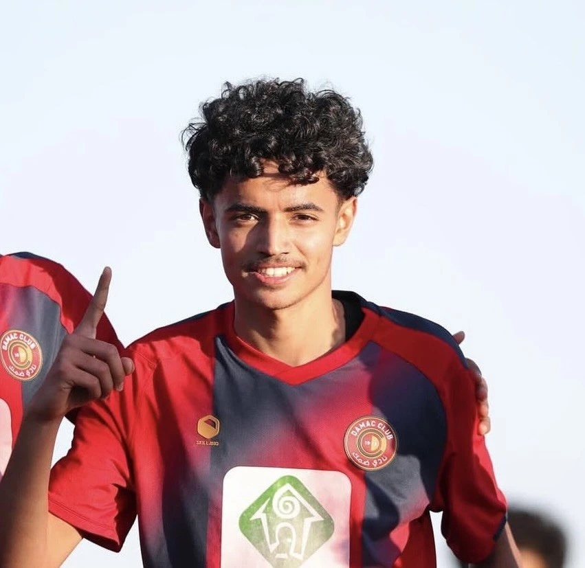 وزير الرياضة ينعى لاعب ضمك عبدالعزيز الشهري