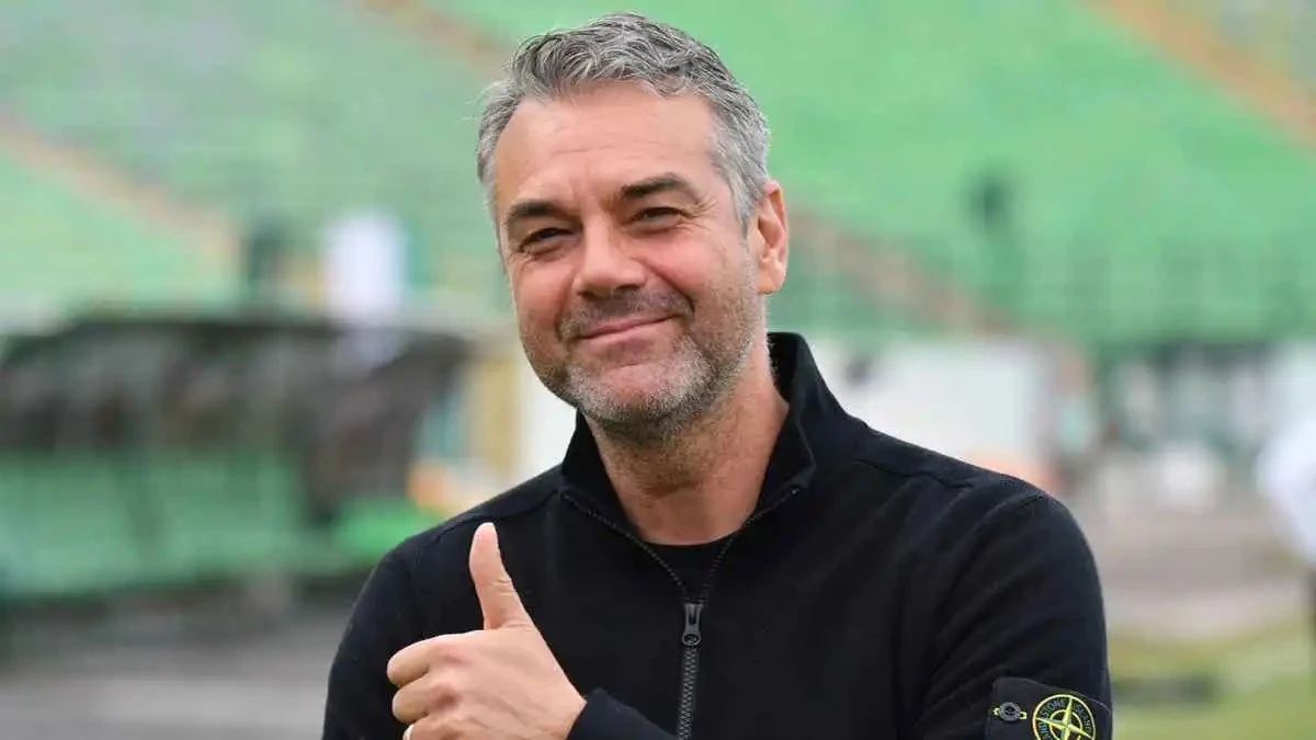 الأهلي يعلن التعاقد مع المدرب مارينو بوسيتش حتى 2028