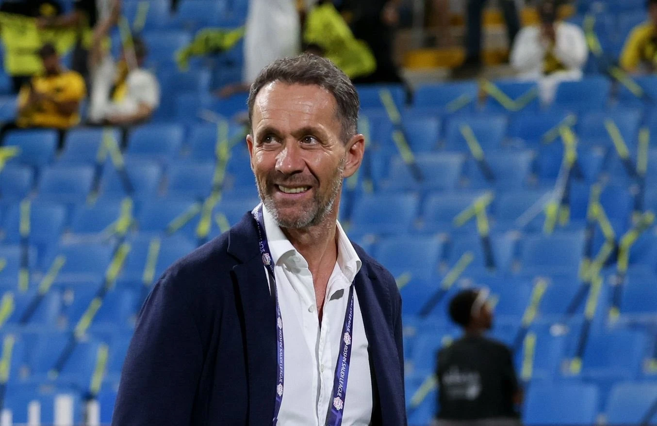 بلانيس يكشف كواليس ضم بيدري إلى برشلونة ويتحدث عن تجربته مع الاتحاد