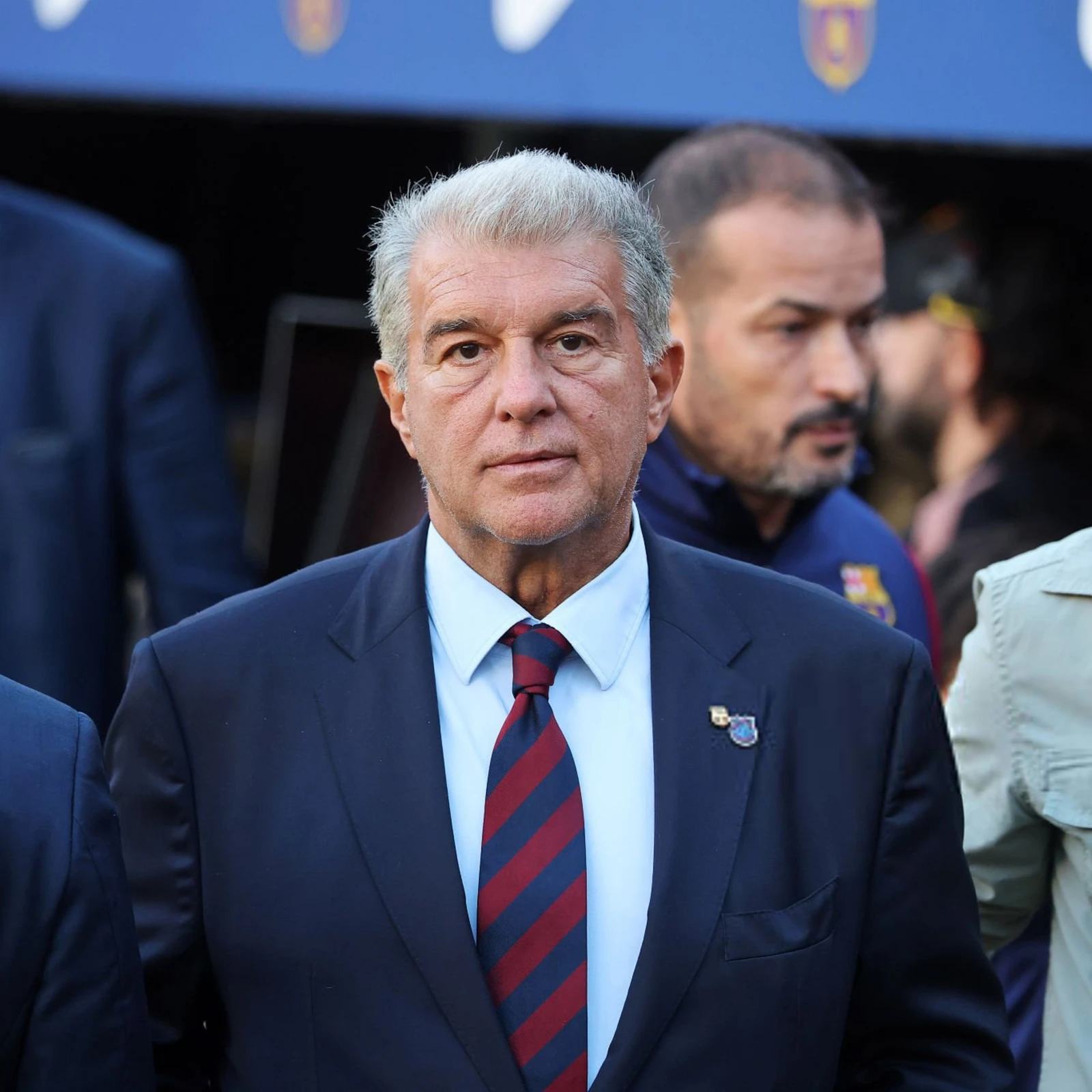 لابورتا يهاجم ريال مدريد: يريدون تدمير كرة القدم