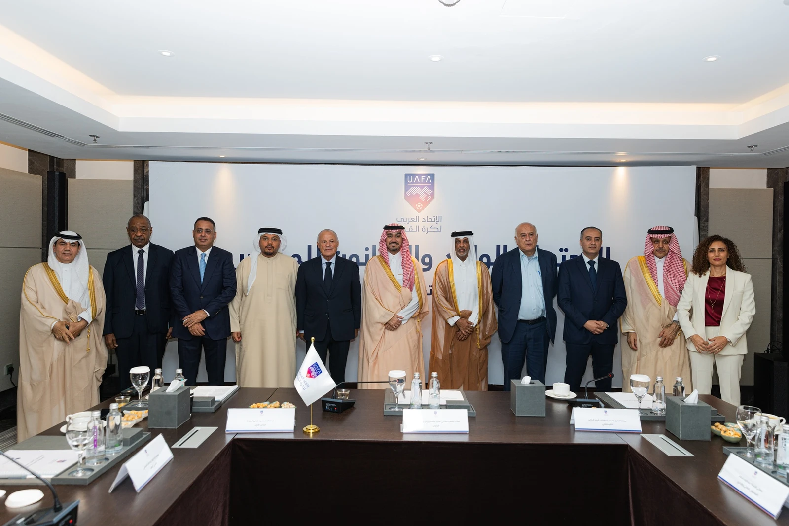 مجلس الاتحاد العربي يشيد بجهود رئيس الفيفا