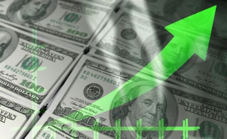 ارتفاع الدولار وسط توقعات رفع الفائدة الأمريكية