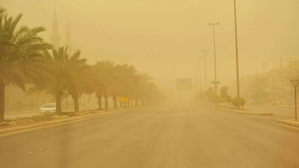  استمرار تأثير الرياح النشطة المثيرة للأتربة والغبار 