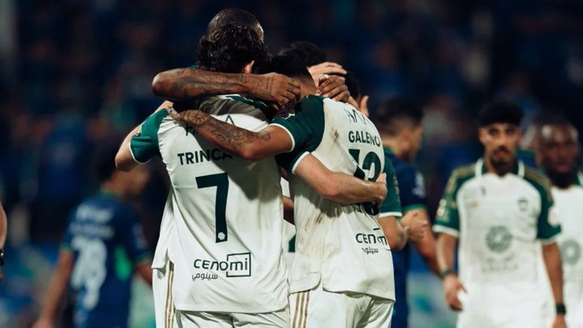 الأهلي يقسو على الفتح برباعية في دوري روشن 