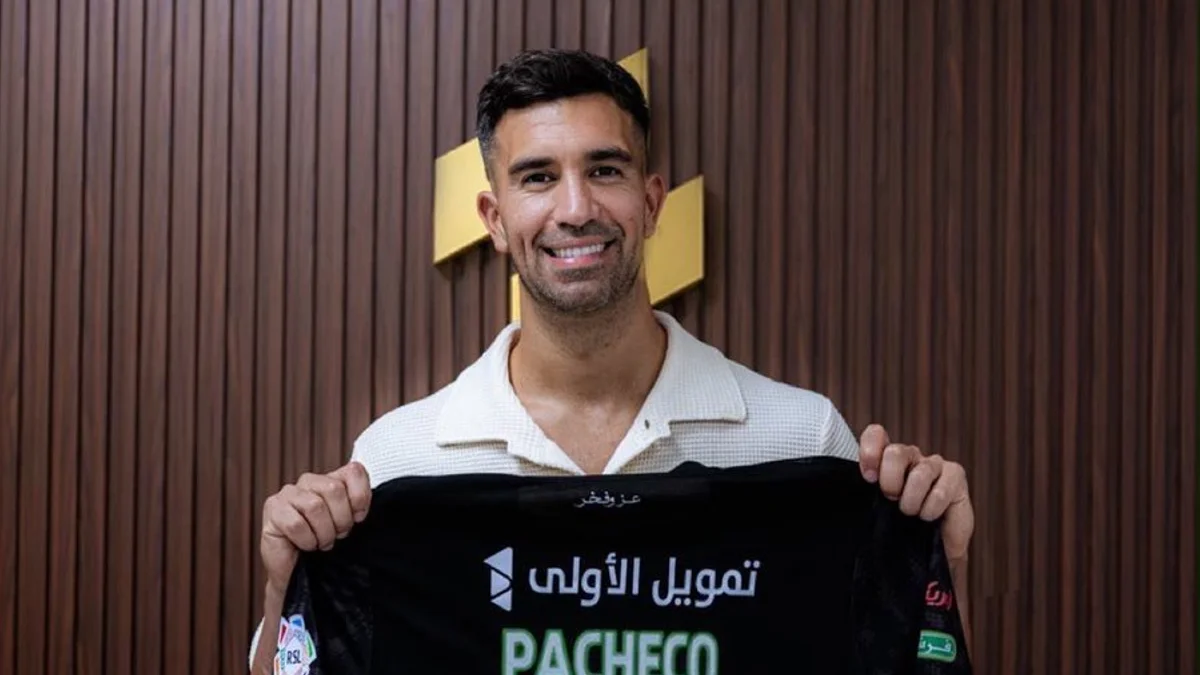 باتشيكو يودّع الفتح برسالة شكر للجماهير وزملائه