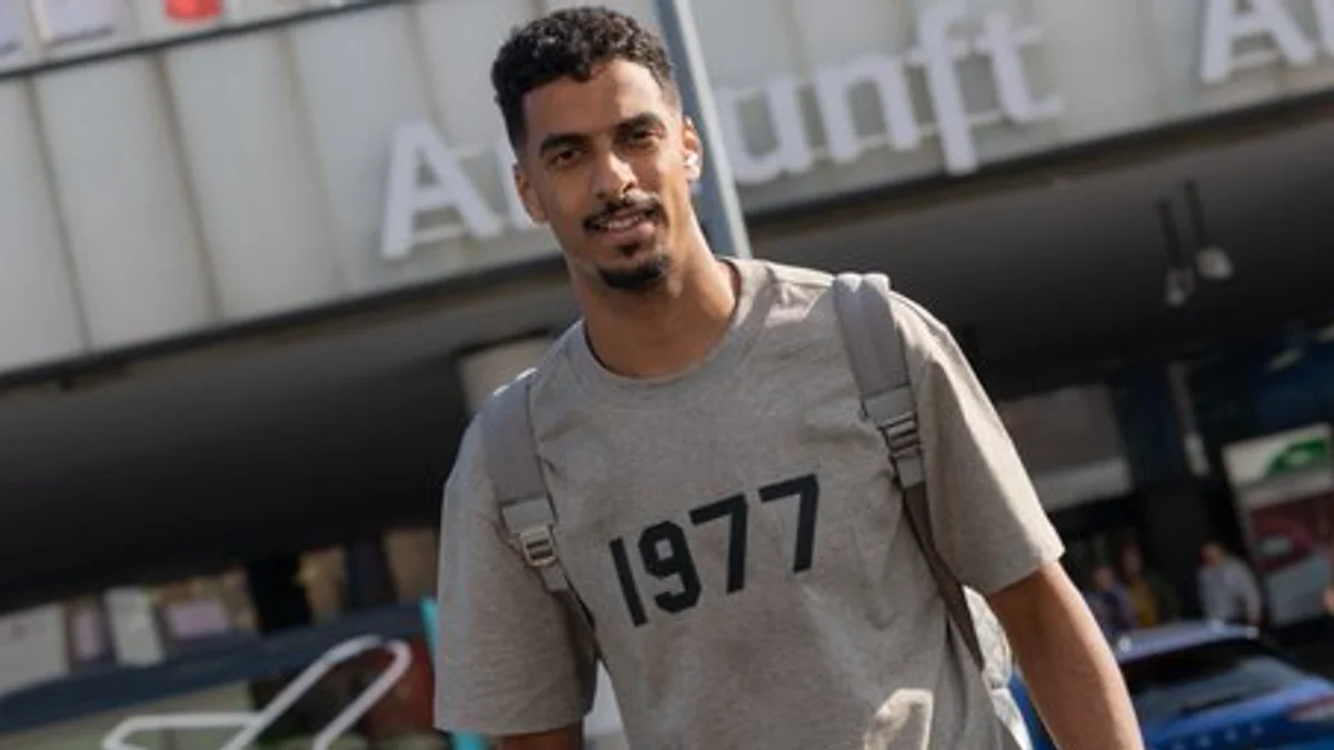 علي الأسمري يلتحق بمعسكر الشباب في النمسا