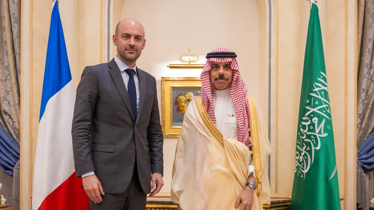 بن فرحان وبارو يبحثان الشراكة السعودية الفرنسية والتطورات الإقليمية