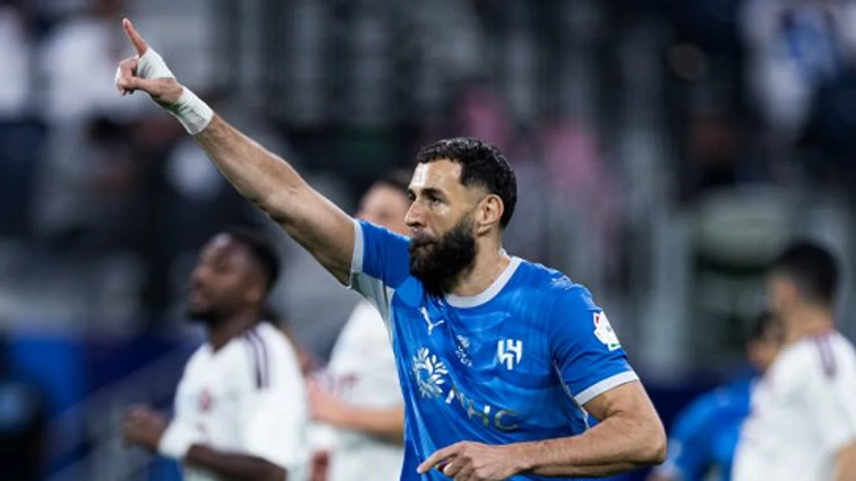 مستقبل بنزيما يربك تحركات الهلال في سوق الانتقالات
