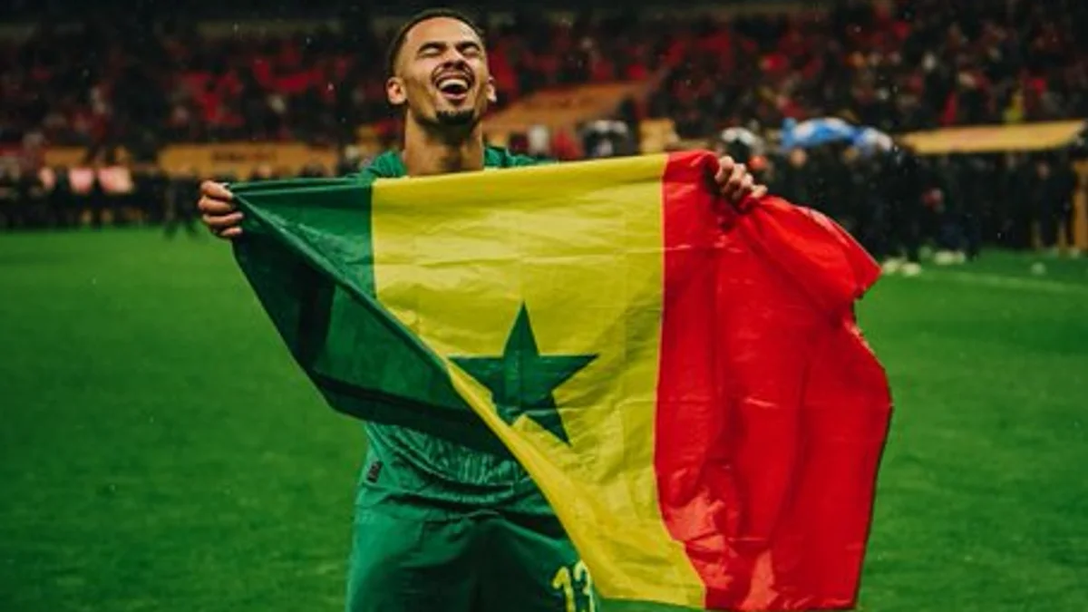 والد إليمان ندياي ينفي انتقال نجله إلى الهلال