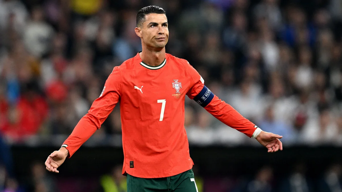 هل يرحل رونالدو عن منتخب البرتغال؟.. الجماهير تحسم موقفها