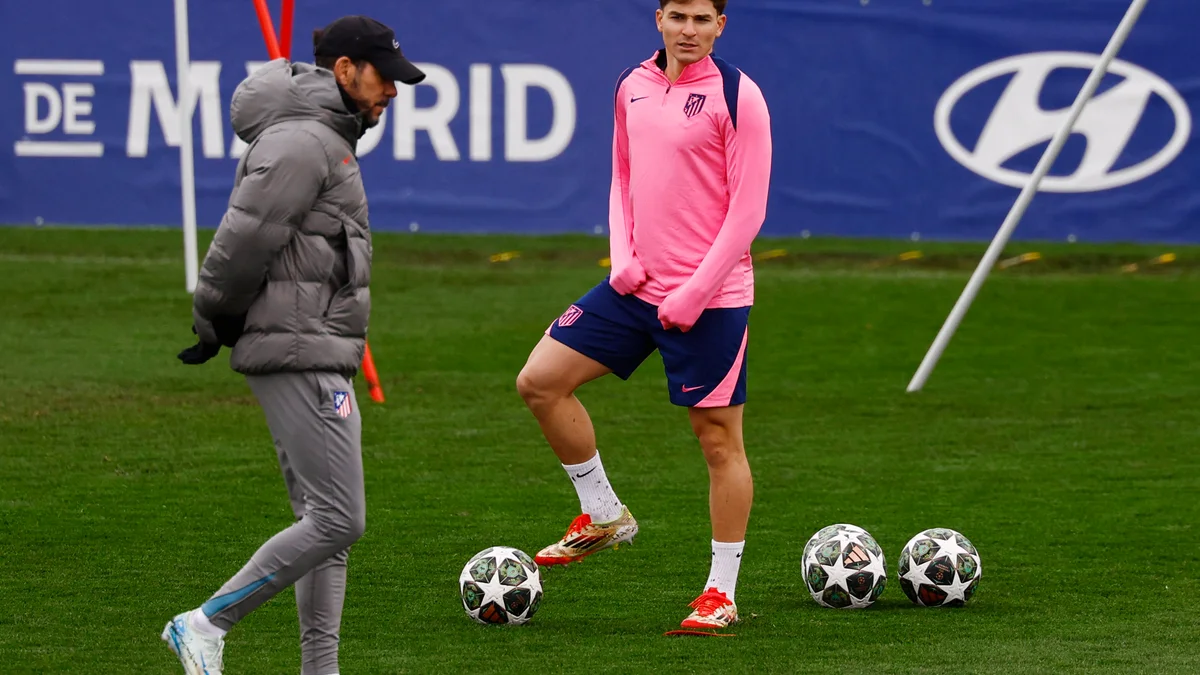 سيميوني يؤكد تمسك أتلتيكو مدريد بخدمات ألفاريس