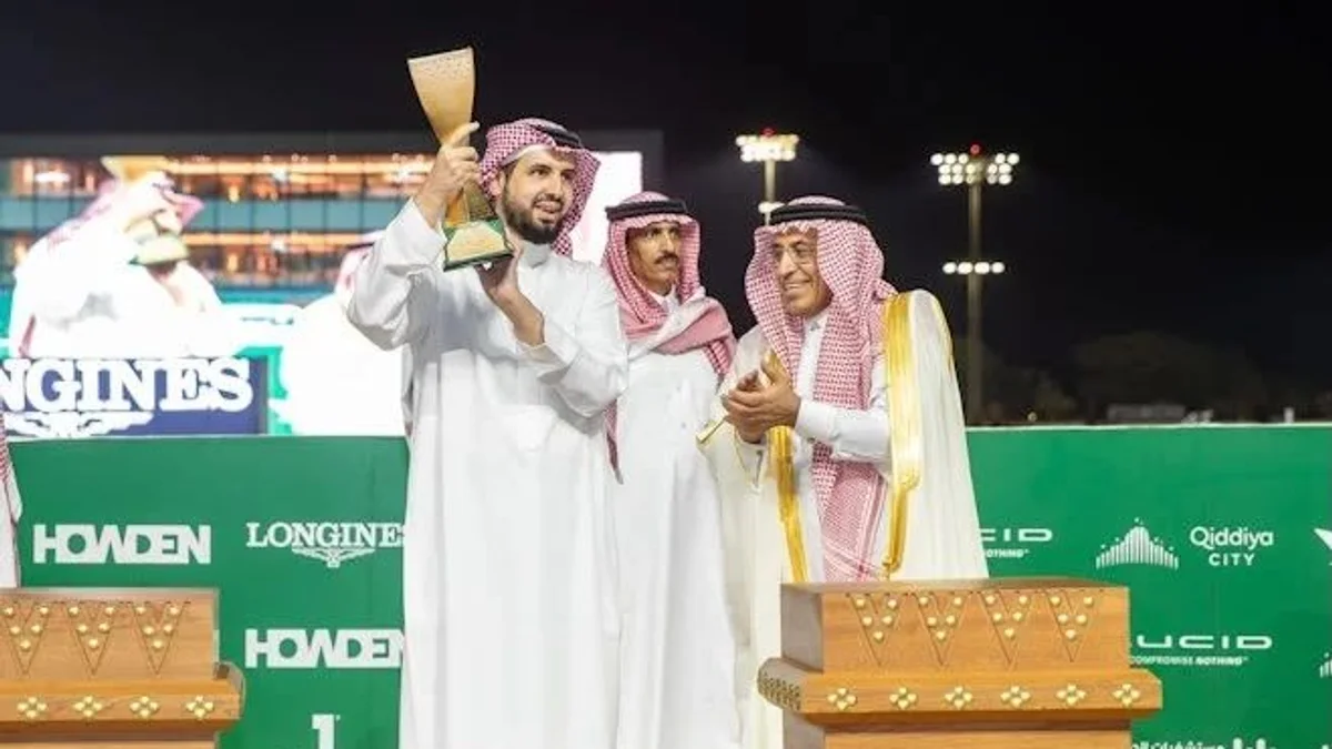  الأمير سعود بن سلمان يتوّج بكأس الاستخبارات العامة  