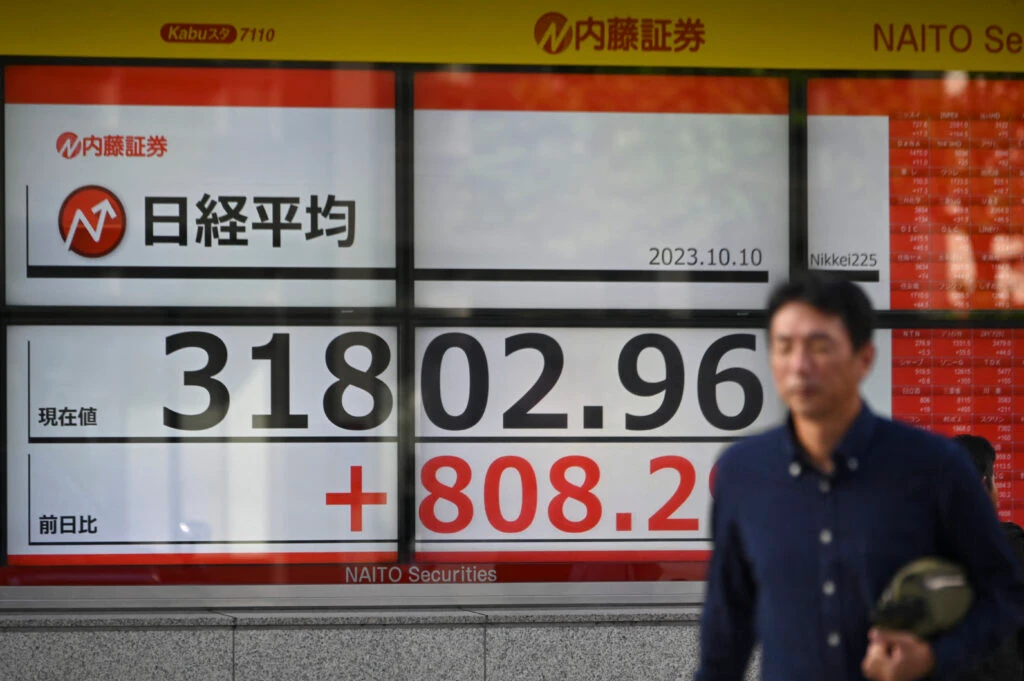 月例経済報告、中東情勢が日本経済に影響を与える可能性を警告