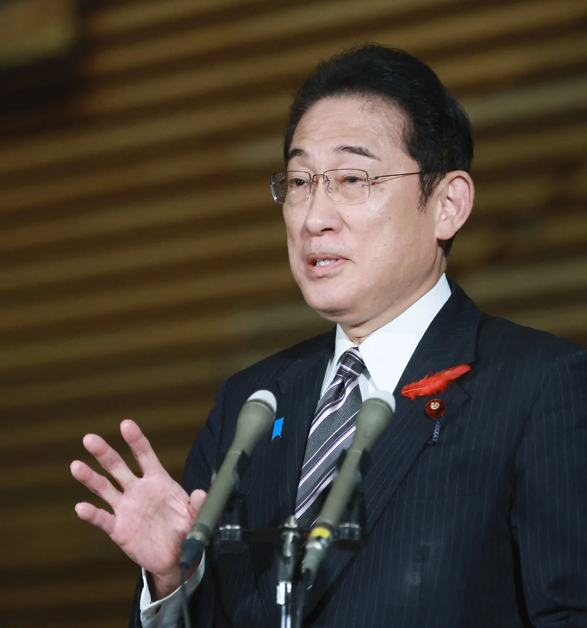 殉職自衛隊員「わが国の誇り」=岸田首相、追悼式に出席