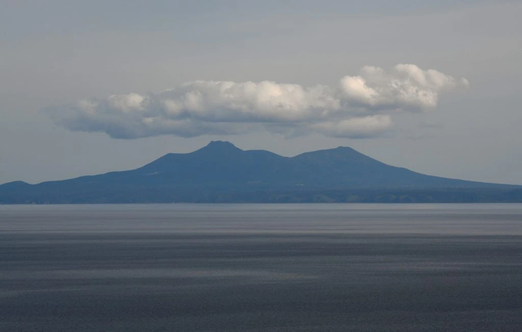 ロシアのメドベージェフ氏、千島列島に新型兵器が配備されると発言 – タス通信