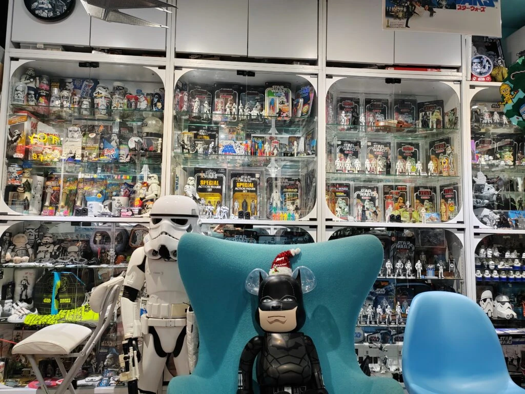 日本のバットマンとスターウォーズのファンが集うカフェ、「東京ToyCafe」