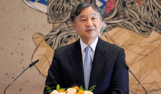 両陛下、英国に到着