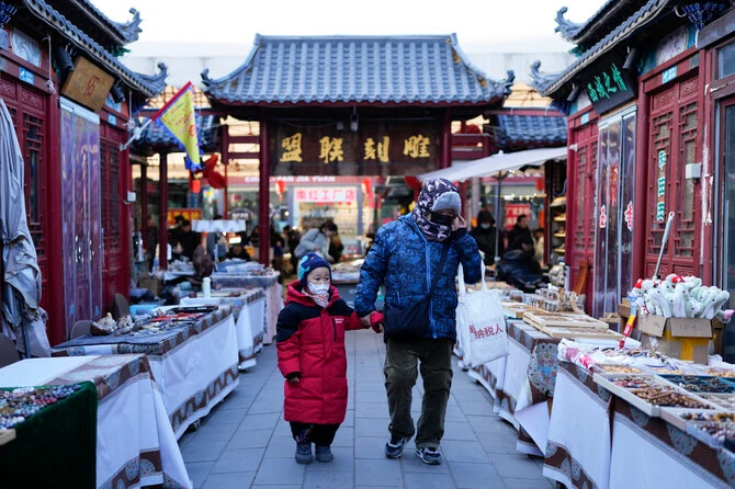 中国の人口は3年連続で減少、政府と経済に課題をもたらす