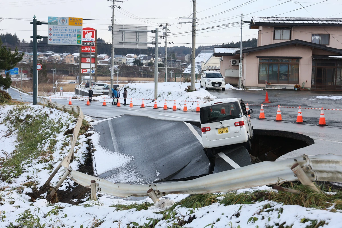 日本、強い揺れから1週間、巨大地震注意報を解除