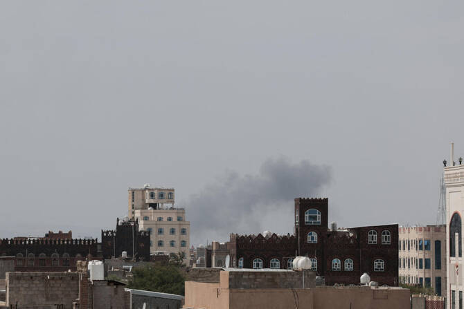 イエメン政府、イラン機の着陸阻止のためサヌア空港を攻撃したと発表