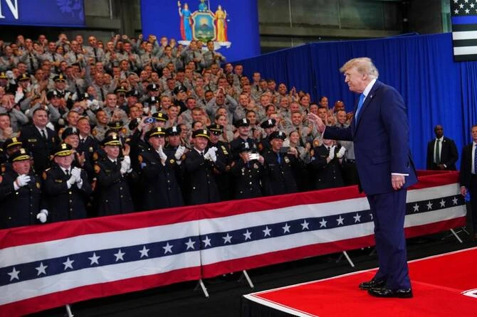 トランプ大統領、ホルムズ海峡を「まもなく」米領と宣言すると表明