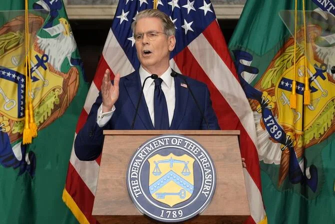 米国がイランに対する「経済的攻撃」の一環として制裁の拡大を発表、イランは報復を誓う