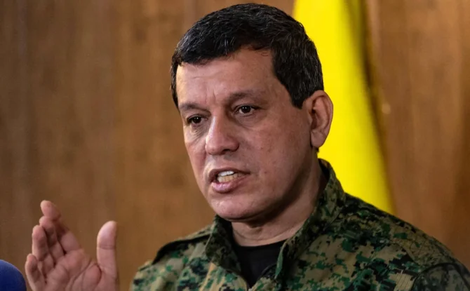 シリア民主軍(SDF)の元総司令官、マズルーム・アブディ氏。(AFP/ファイル写真)