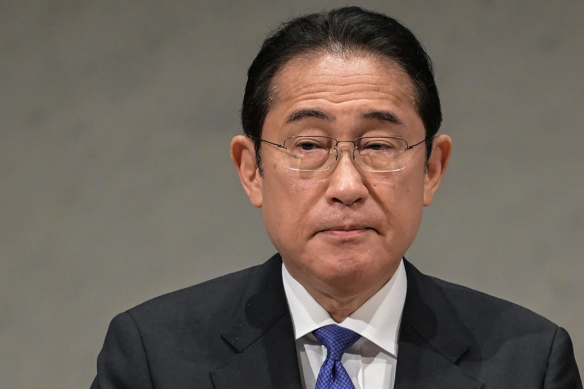 The government presented a draft of its economic and fiscal policy guidelines, featuring measures to achieve higher income and wages to help the economy move to a new growth stage by fully defeating deflation. (AFP)