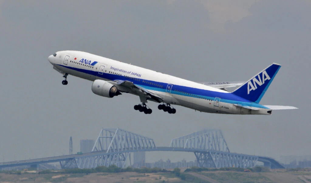 ANA launches aircraft with Osaka Expo livery