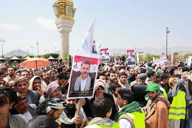Thousands attend funeral of Houthi leaders killed by Israeli strike, vow revenge