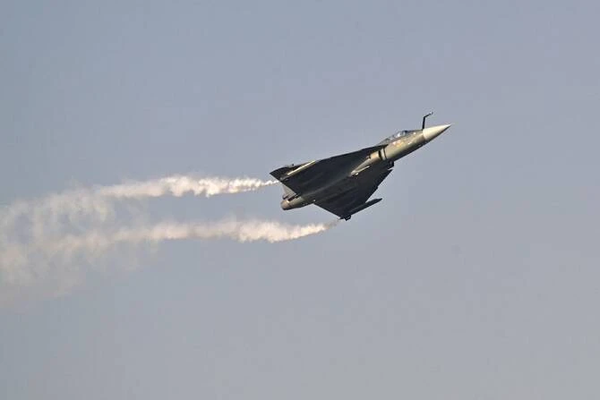 An Indian air force’s Tejas fighter aircraft performs a display flight during the Dubai Airshow 2025 in Dubai on Nov. 20, 2025. (AFP)