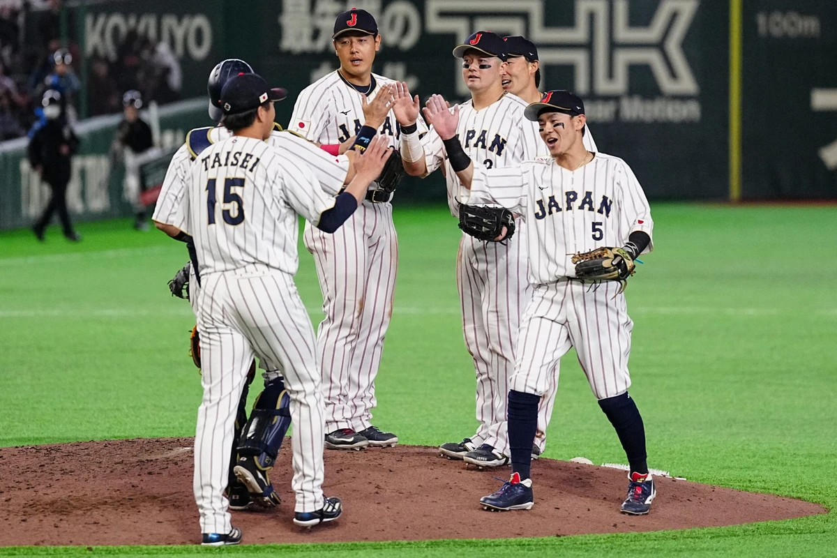 Japan power past Australia in front of Emperor Naruhito