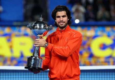 Alcaraz finds best form to sink Lehecka and retain Japan Open crown