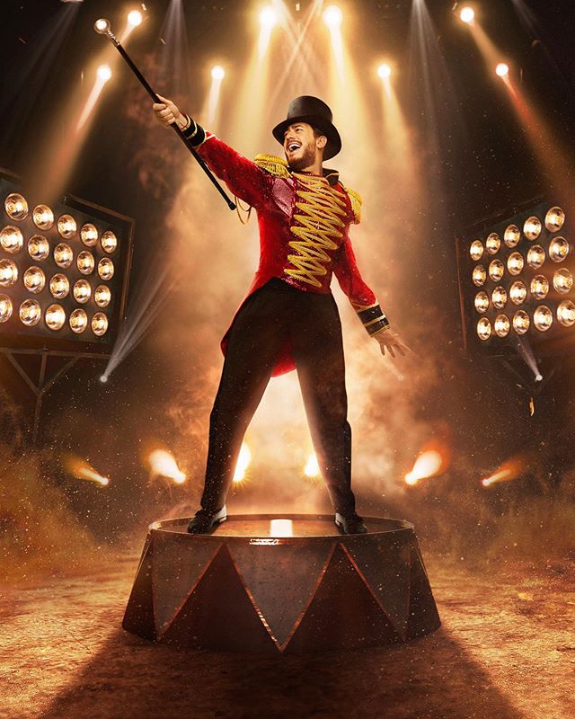 Sur le clip, réalisé par Hakim Ghorab, Saad Lamjarred invite ses fans sous son chapiteau, où il endosse tour à tour différents rôles.