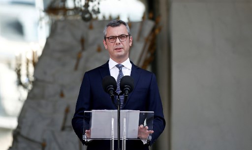 Gouvernement: casting "spectaculaire" pour un "coup de barre à droite" avant 2022, selon la presse française