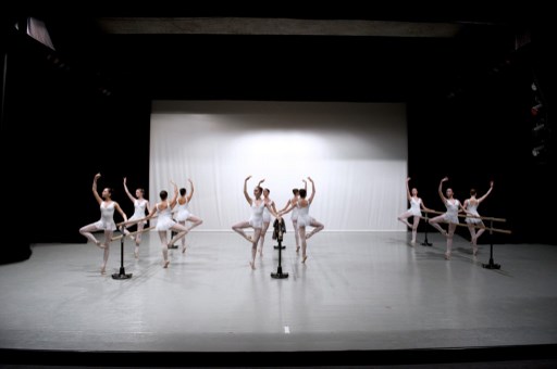 A Paris, les petits rats de l'Opéra gardent l'équilibre, malgré les soubresauts