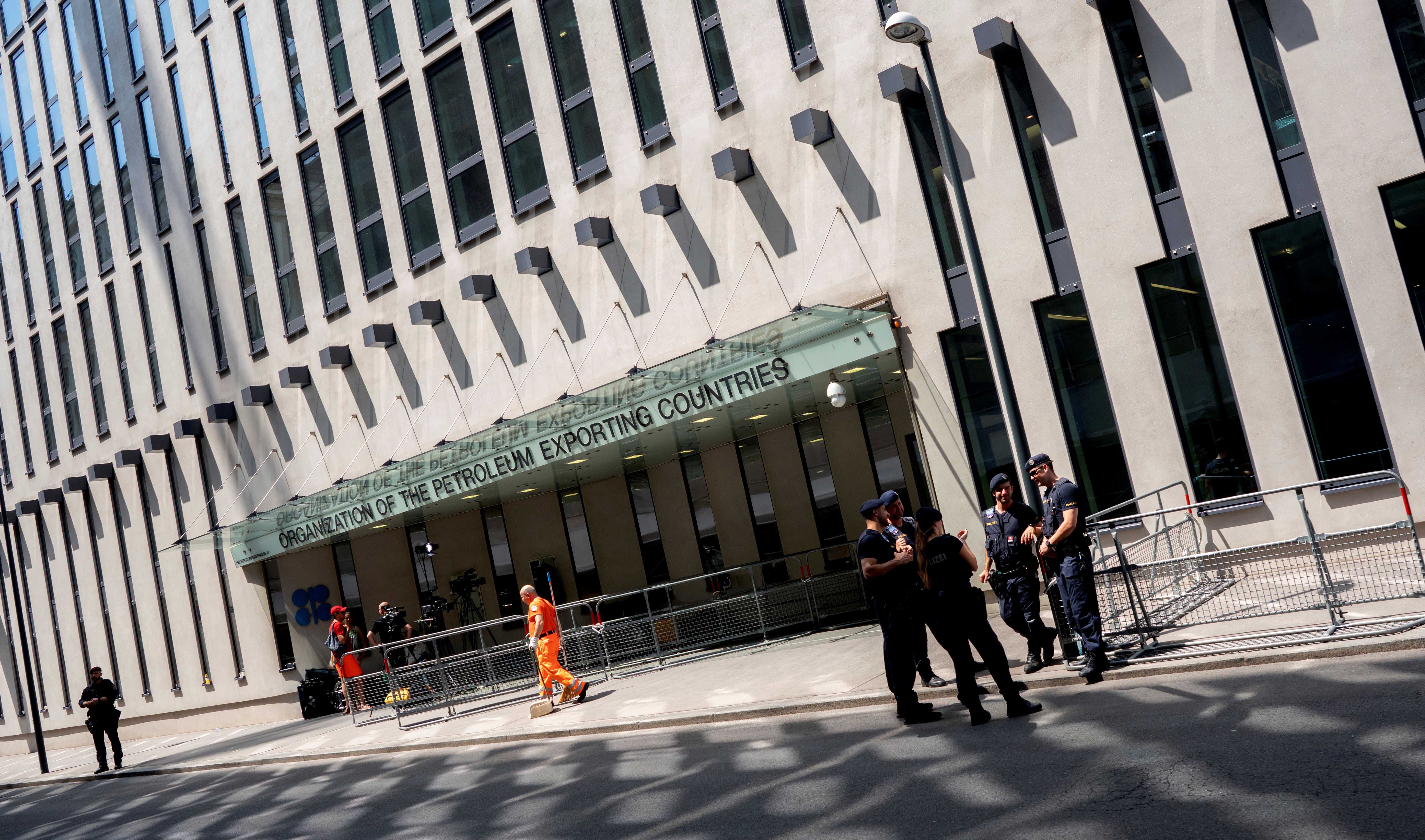 OPEP: Approbation d'un accord qui "stabilisera" les cours du brut